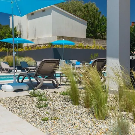 Dream House בית נופש פולה