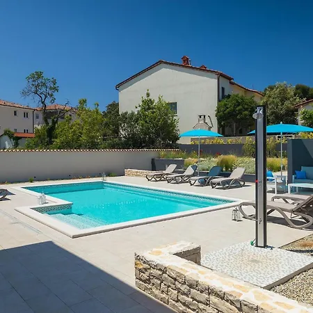 Dream House בית נופש פולה