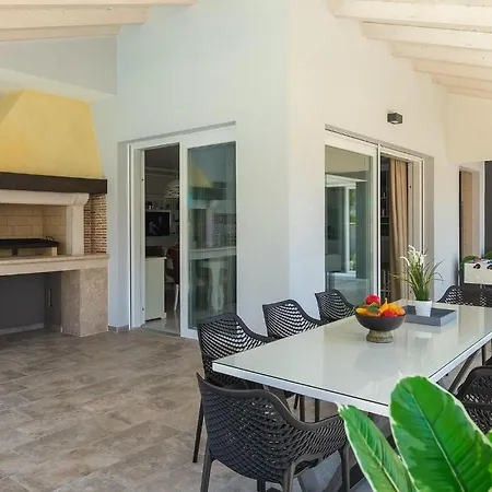 Dream House Pula